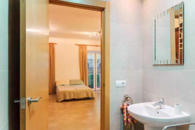 Loft In 1Th Floor & Terrace In 4Th Floor Apartment บาเลนเซีย ภายนอก รูปภาพ